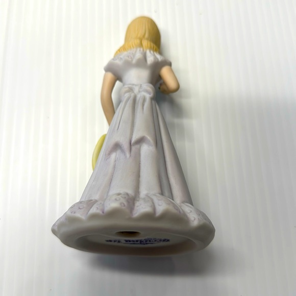 Enesco Growing Up Girls Blonde Age 12 Birthday Girl Figurine - Picture 3 of 4